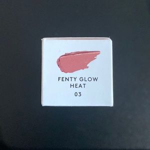 Fenty  Gloss Bomb Heat Universal Lip Luminizer + Plumper in Fenty Glow Heat